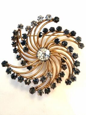🌟 Vintage 12K Gold-Filled Starburst Swirl Brooch by Charles Reis, c. 1950